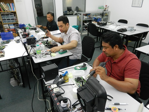 electronic repair training course