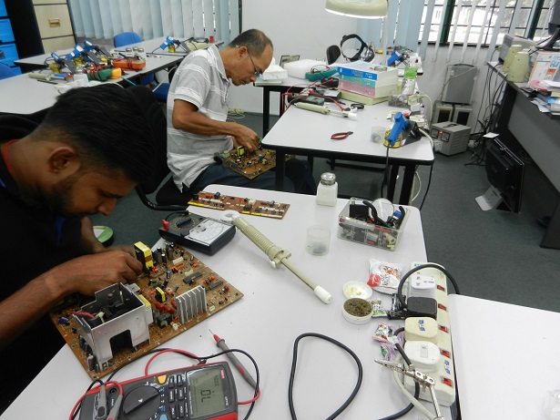 electronic repair course 