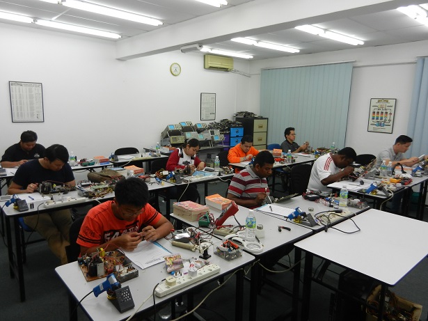 electronic repair class