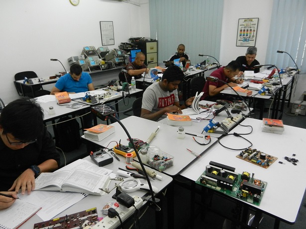 how to repair electronics course