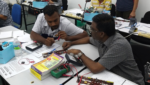 electronics repair course