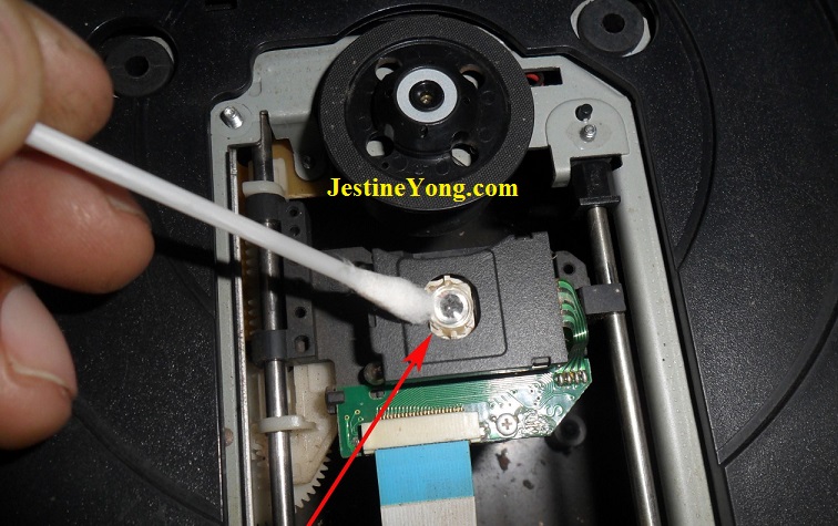 how to clean dvd player head