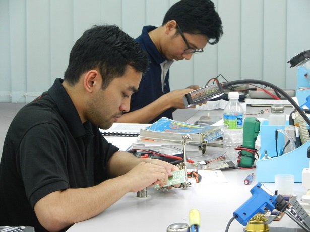 electronic repairing class