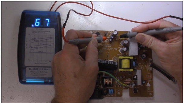 blue esr meter checking circuit board capacitor