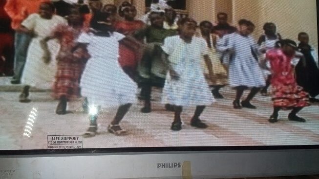 nigerian children dancing