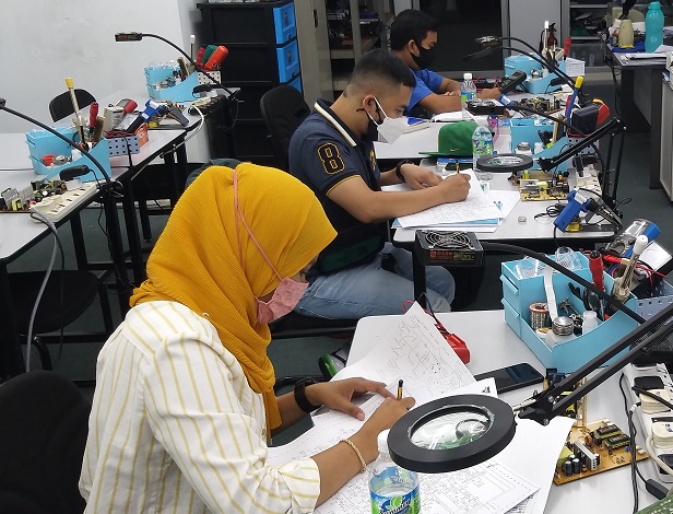 how to fix broken electronics course in malaysia