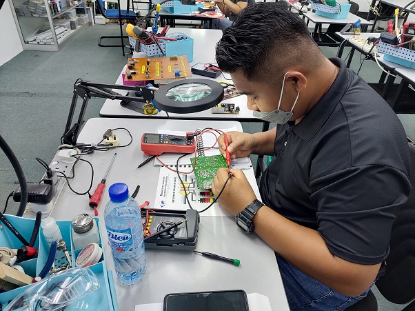 how to fix electronics pcb board